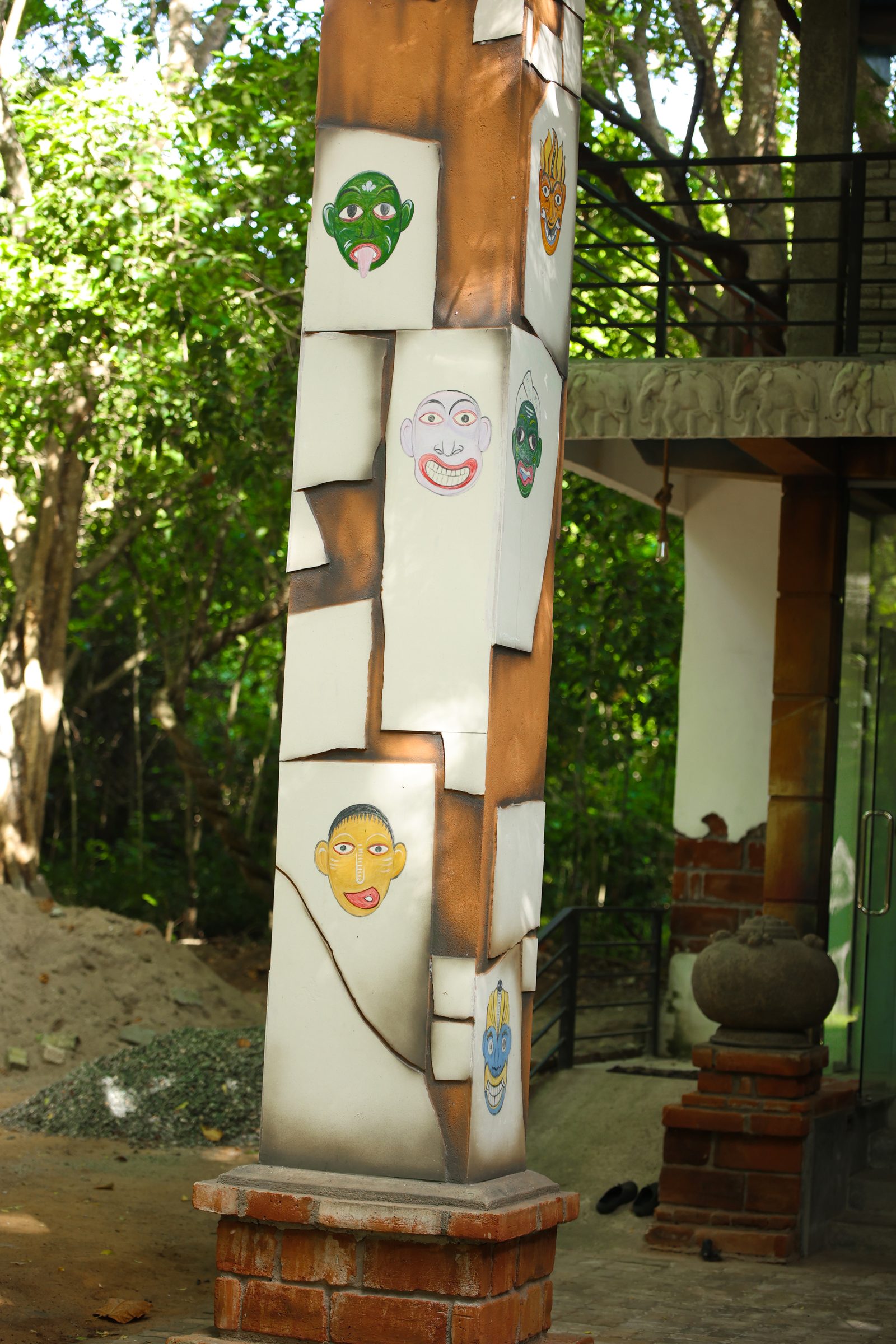 Decorated entrance archway at Saliyawewa Cabins